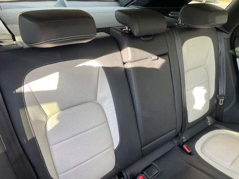 Used 2019 Jaguar F-PACE R-Sport image 32