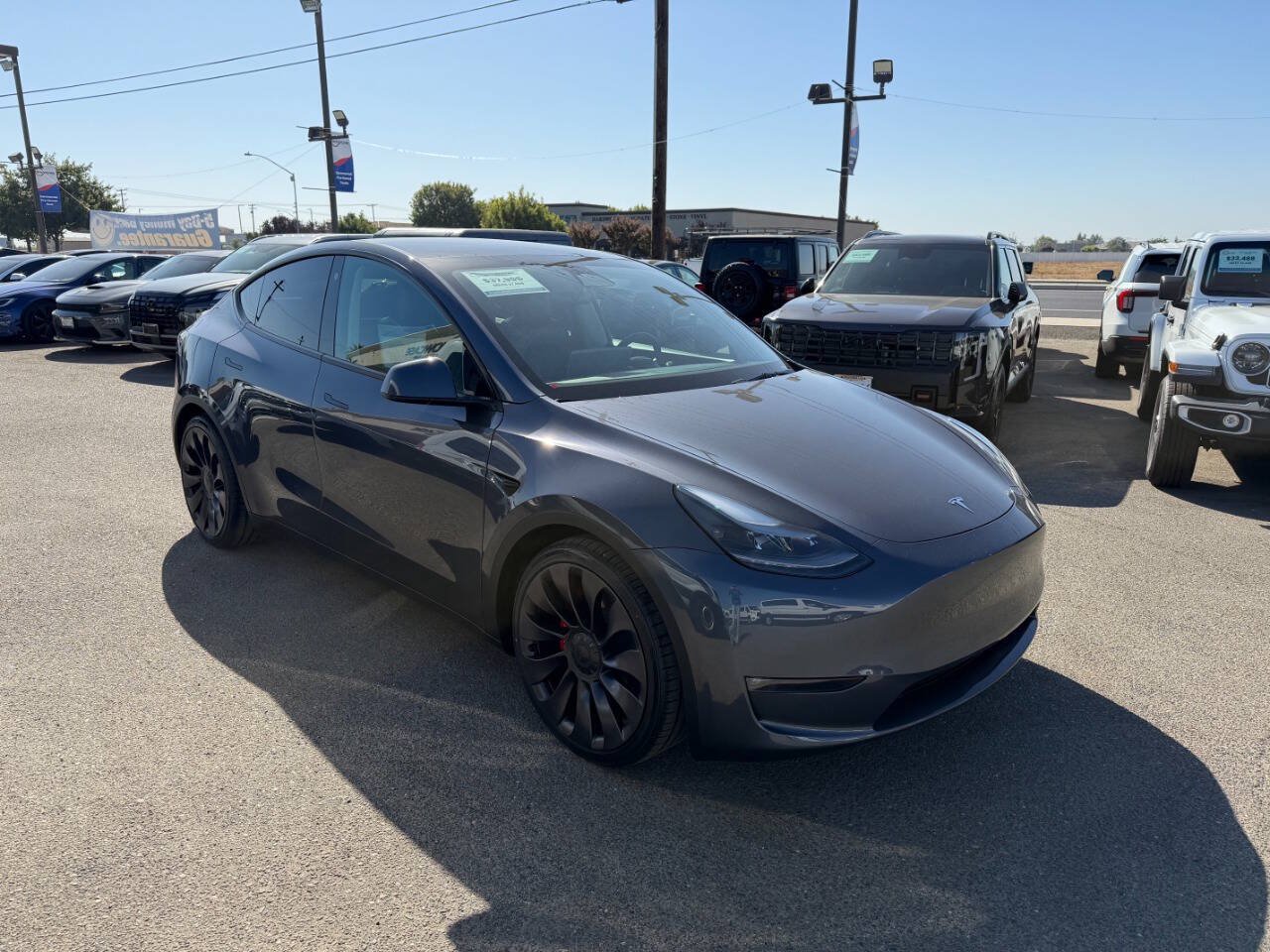 Used 2023 Tesla Model Y Long Range AWD/4WD image 2