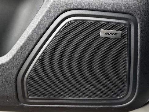 Certified 2025 Porsche Macan image 15