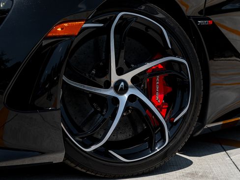 Used 2024 McLaren 750S Spider image 9