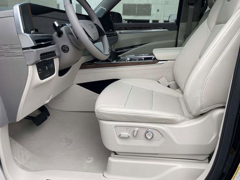 New 2026 Cadillac Escalade Platinum Sport w/ LPO, ONYX Package image 22