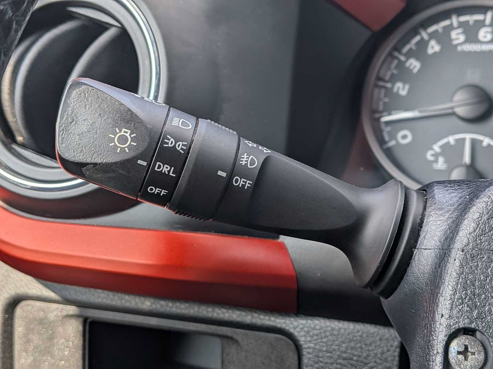 Used 2019 Toyota Tacoma TRD Sport AWD/4WD image 25