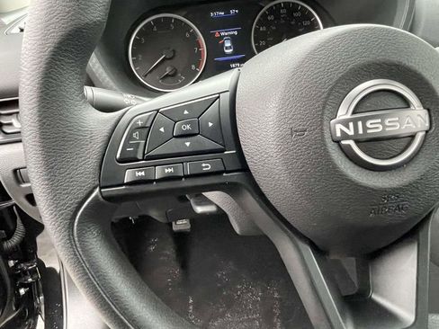 Used 2025 Nissan Sentra S image 18