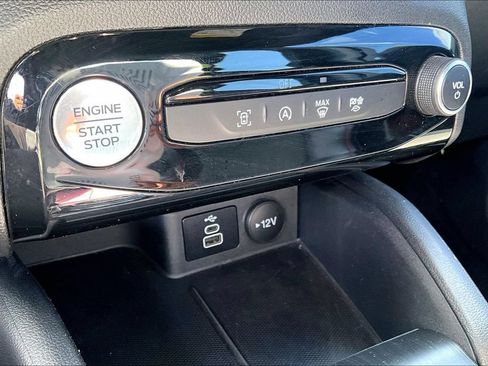 Used 2024 Ford Escape ST-Line w/ Tech Pack #1 FWD image 32