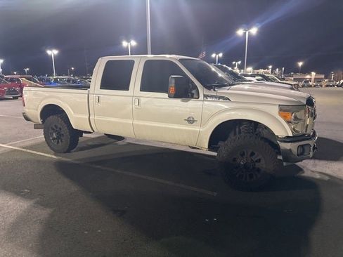 Used 2012 Ford F250 Lariat w/ Lariat Interior Pkg image 4