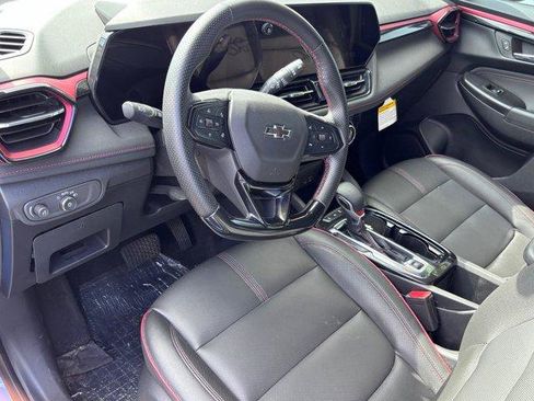 Used 2024 Chevrolet TrailBlazer RS w/ Convenience Package FWD image 9
