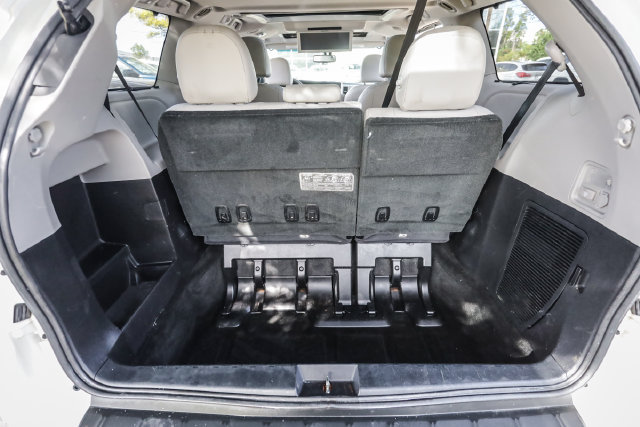 Used 2016 Toyota Sienna Limited Premium FWD image 54