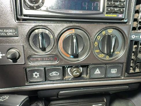 Used 1988 Saab 900 Turbo FWD image 30
