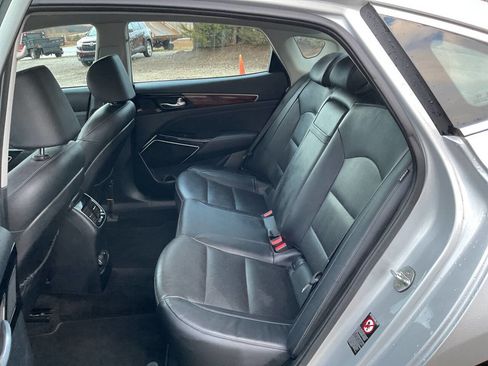Used 2017 Kia Cadenza Premium w/ Luxury Package image 11