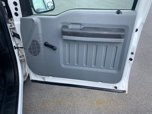 Used 2011 Ford F250 XL image 17