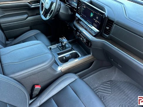 Used 2023 Chevrolet Silverado 1500 LT Trail Boss w/ LT Trail Boss Premium Package AWD/4WD image 19