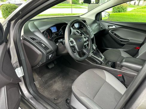 Used 2014 Ford Focus SE w/ SE Winter Package FWD image 22