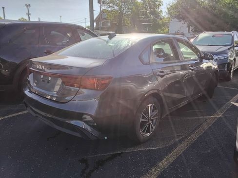 Used 2024 Kia Forte LXS w/ LXS Technology Package FWD image 7
