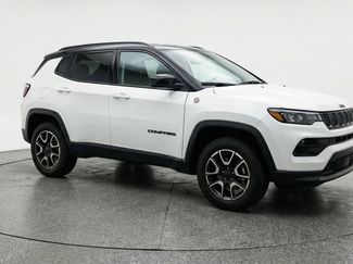Used 2025 Jeep Compass Trailhawk video 1