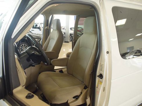 Used 2014 Ford E-350 and Econoline 350 XLT RWD image 60