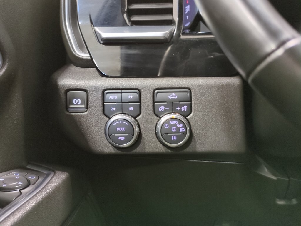 Used 2024 GMC Sierra 1500 Elevation w/ LPO, Elevation Black Package AWD/4WD image 29