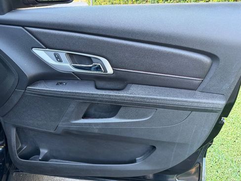 Used 2017 GMC Terrain SLE FWD image 24