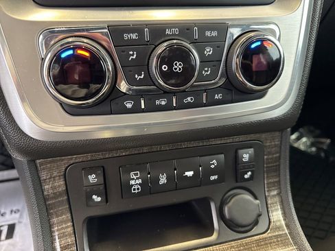 Used 2014 GMC Acadia SLT image 26