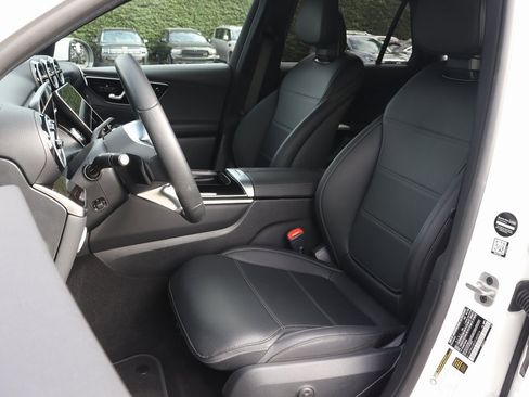 Used 2025 Mercedes-Benz GLC 300 GLC 300 image 18