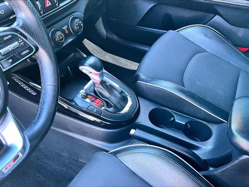 Used 2021 Kia Forte GT-Line w/ GT-Line Premium Package FWD image 13