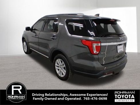 Used 2019 Ford Explorer XLT AWD/4WD image 4