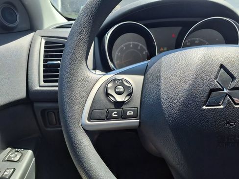 Used 2025 Mitsubishi Outlander Sport LE AWD/4WD image 25