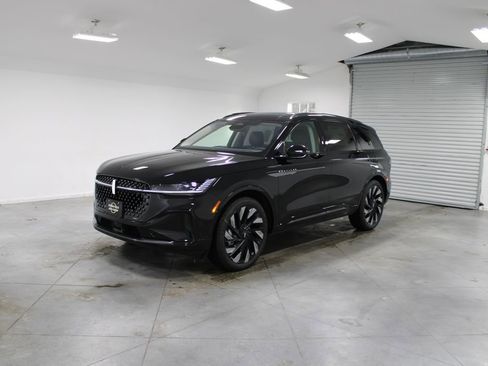 New 2026 Lincoln Nautilus Reserve w/ Jet Appearance Package AWD/4WD image 3