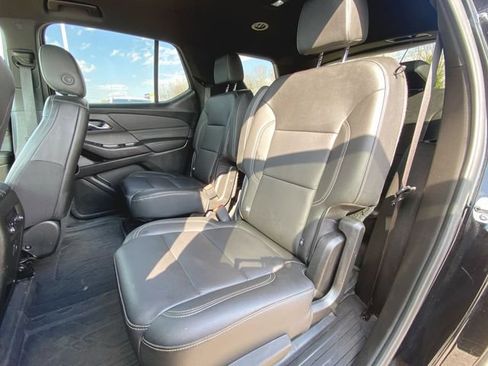 Used 2023 Chevrolet Traverse LT w/ LPO, Floor Liner Package FWD image 23