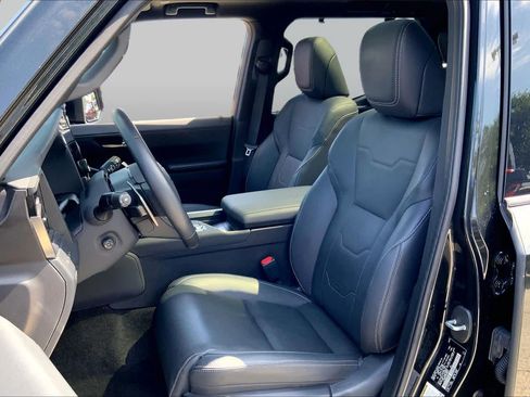 Used 2025 Lexus GX 550 w/ Cold Area Package AWD/4WD image 8