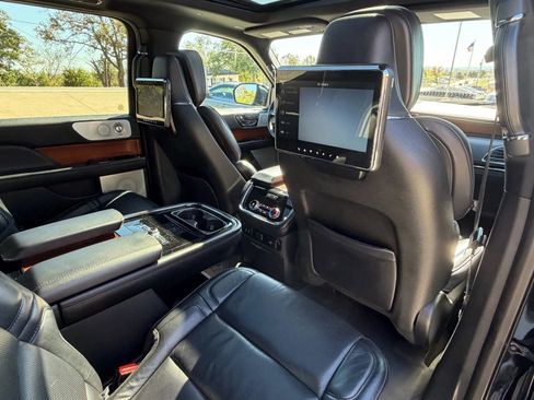 Used 2019 Lincoln Navigator L Reserve image 55