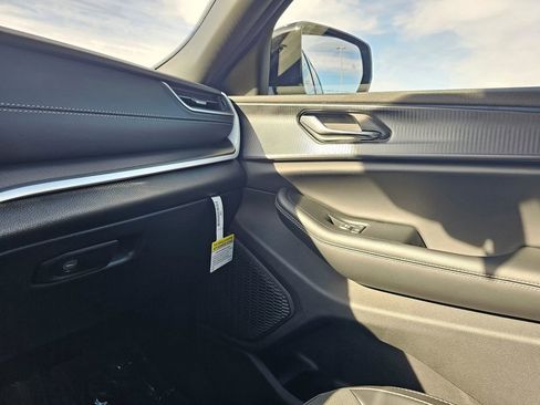 New 2025 Jeep Grand Cherokee Altitude AWD/4WD image 25