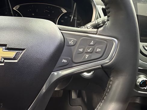 Used 2020 Chevrolet Equinox LT FWD image 17