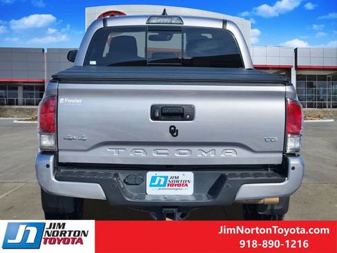 Used 2018 Toyota Tacoma Limited image 7