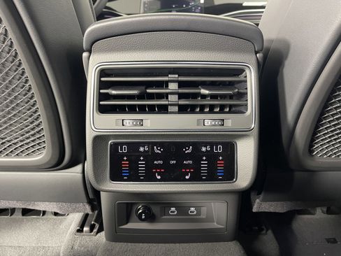 New 2025 Audi Q8 Prestige image 36