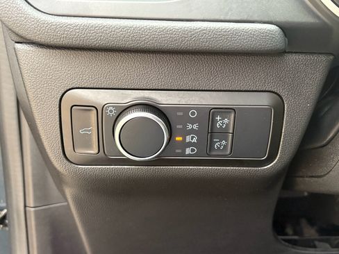 Used 2022 Ford Escape SE w/ SE Sport Appearance Package FWD image 12