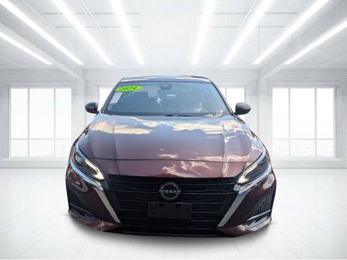 Used 2024 Nissan Altima 2.5 SV FWD image 8