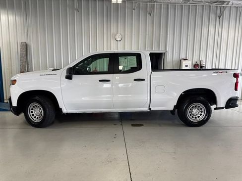 Used 2020 Chevrolet Silverado 1500 W/T w/ Trailering Package AWD/4WD image 2