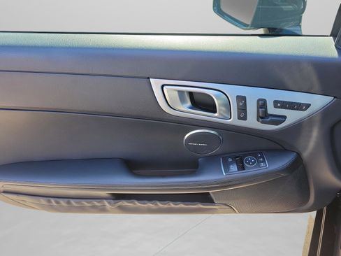 Used 2015 Mercedes-Benz SLK 250 image 7