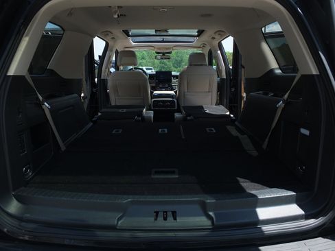 Used 2024 Ford Expedition Limited RWD image 17