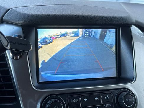 Used 2019 Chevrolet Tahoe LT w/ Luxury Package AWD/4WD image 18