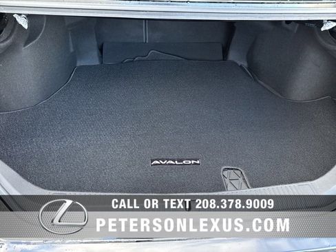 Used 2022 Toyota Avalon XSE image 19