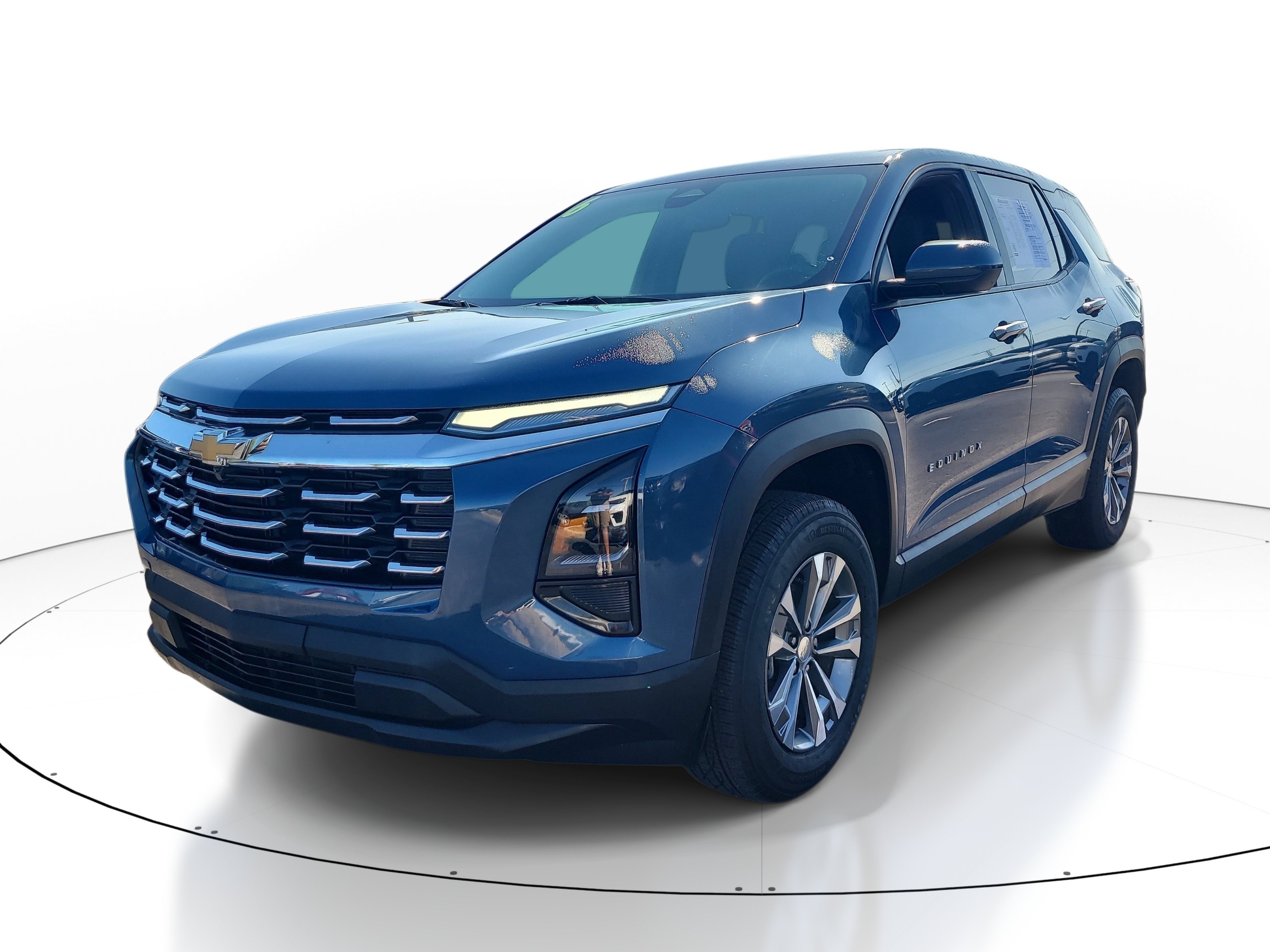 Used 2026 Chevrolet Equinox LT w/ Convenience Package II FWD image 3