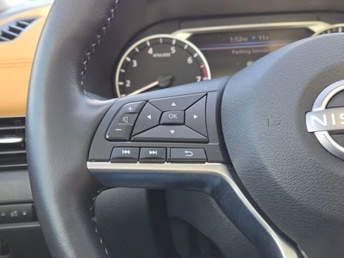 Used 2025 Nissan Sentra SV w/ SV Premium Package image 34