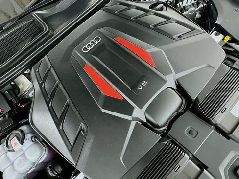 Used 2024 Audi SQ8 Premium Plus w/ Executive Package image 32