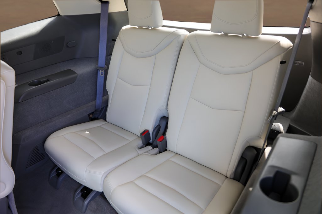 Used 2025 Cadillac XT6 Premium Luxury FWD image 27