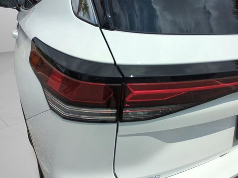 New 2026 Volkswagen Tiguan SE AWD/4WD image 44