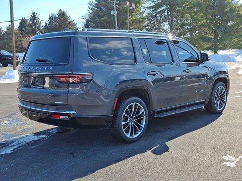 Used 2022 Jeep Wagoneer Series II w/ Premium Group I image 4