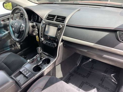 Used 2017 Toyota Camry XSE w/ Moonroof Package image 22