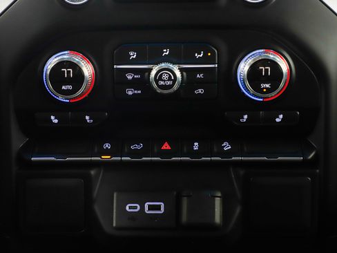 Used 2019 GMC Sierra 1500 SLE w/ SLE Value Package image 20