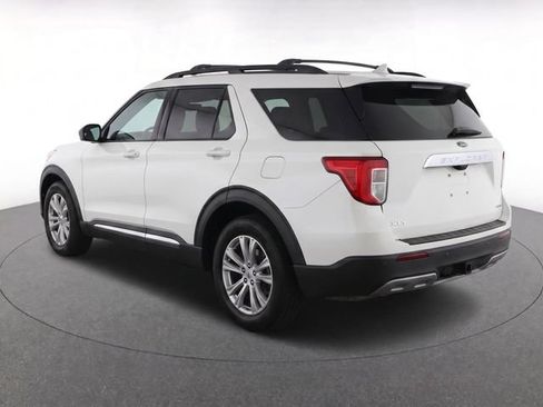 Used 2020 Ford Explorer XLT w/ Equipment Group 202A AWD/4WD image 5